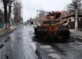 Einsatzkräfte nach russischem Drohnenangriff