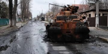 Einsatzkräfte nach russischem Drohnenangriff