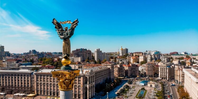 EU-Gesandte stimmen für erste Phase der Beitrittsgespräche mit der Ukraine 26 EU Beitrittsverhandlungen Ukraine Moldau Flagge