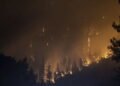 USA im Ausnahmezustand durch Rauch, Waldbrände und schwere Hochwasser 27 Waldbrand Rauch in den USA verursacht schlechte Luft