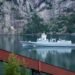 F128 Fregatte auf offener See