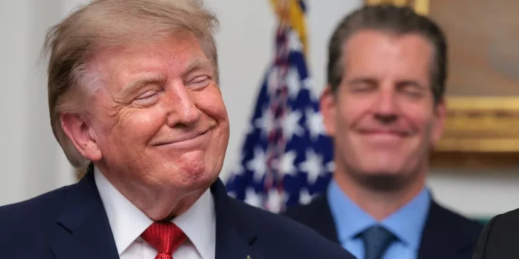 Bitcoin- und Krypto-Aktien steigen, nachdem Trump die Verabschiedung des Clarity Act fordert