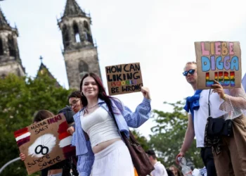 Magdeburg demonstriert für Demokratie vor historischer Wahl in Sachsen-Anhalt