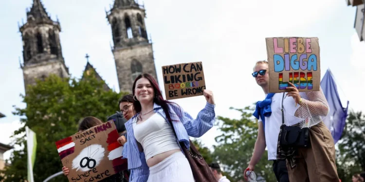 Magdeburg demonstriert für Demokratie vor historischer Wahl in Sachsen-Anhalt