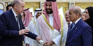 Pakistans Verteidigungsminister fordert Umsetzung des Mekka-Verteidigungsabkommens