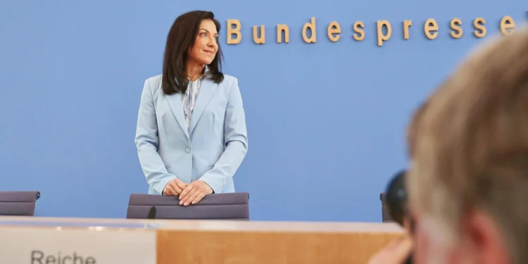 Bundesregierung korrigiert Wirtschaftswachstum für die kommenden Jahre nach oben