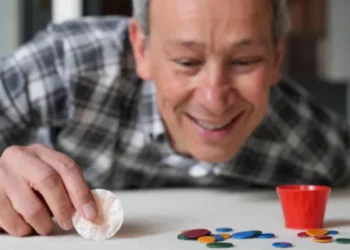 Cambridge-Professor gewinnt siebenstündiges Tiddlywinks-Weltmeisterschaftsduell