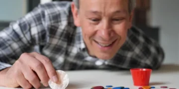 Cambridge-Professor gewinnt siebenstündiges Tiddlywinks-Weltmeisterschaftsduell